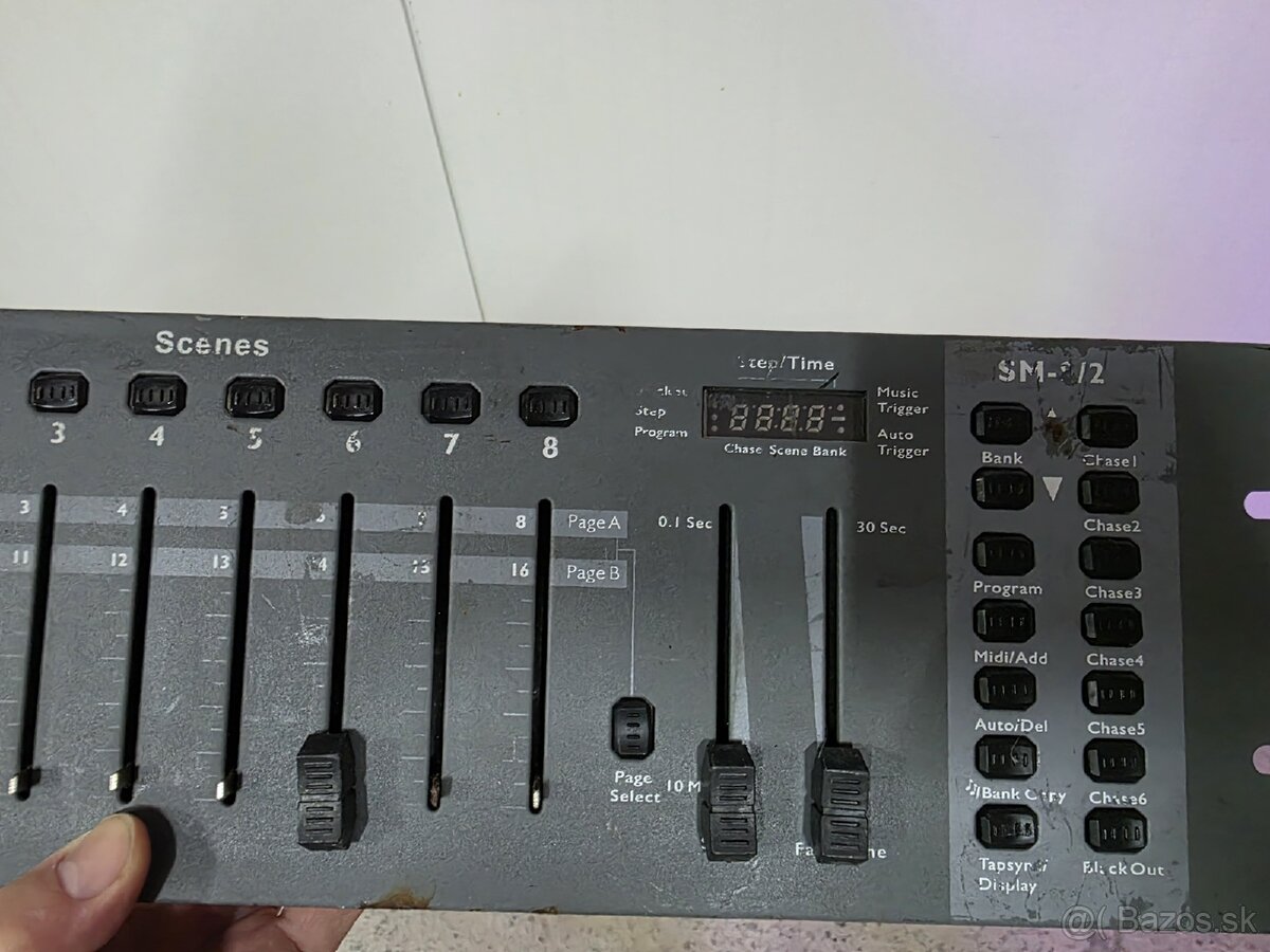 Predám ovládač Showtec SM 8/12 – DMX
- 5