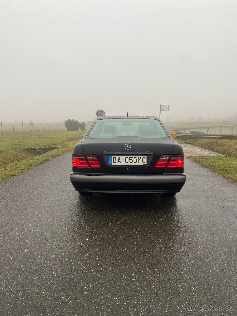 Mercedes benz E220 - 5