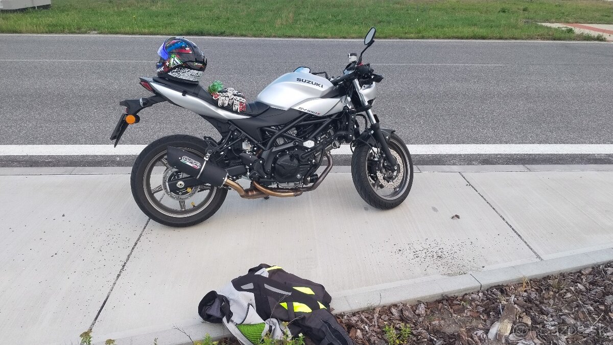Suzuki SV650X - 5