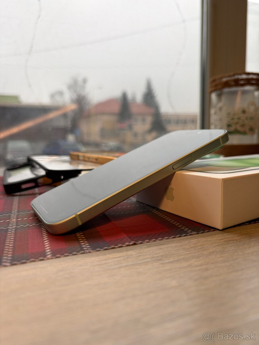 Apple iPhone 15, 128 gb, green - 5