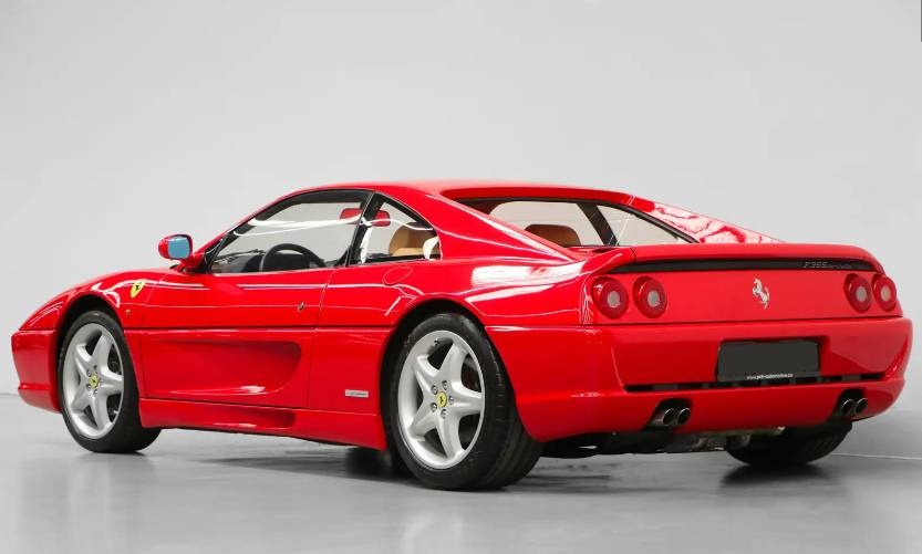 Ferrari F355 Berlinetta z roku 1998 - 5