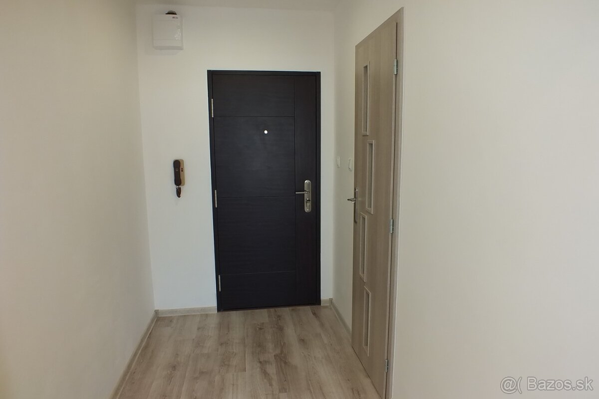 Prenájom garsónky v centre Galanty - 5