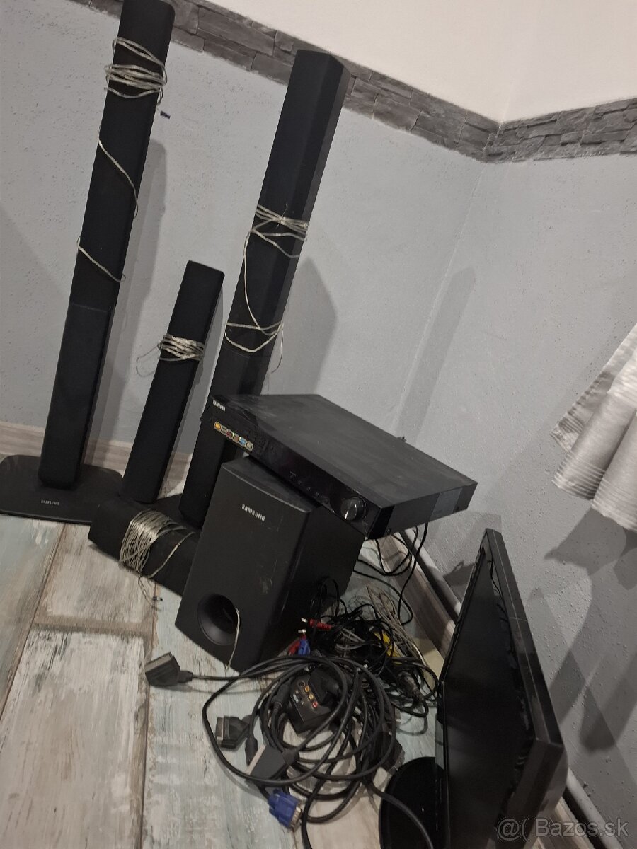 Reproduktory + display - 5