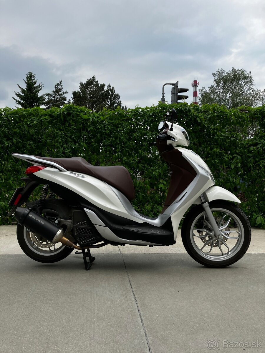 Skúter Piaggio Medley 150 - 5