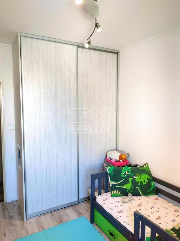 REZERVOVANÉ Na predaj priestranný 4 izbový byt v... - 5