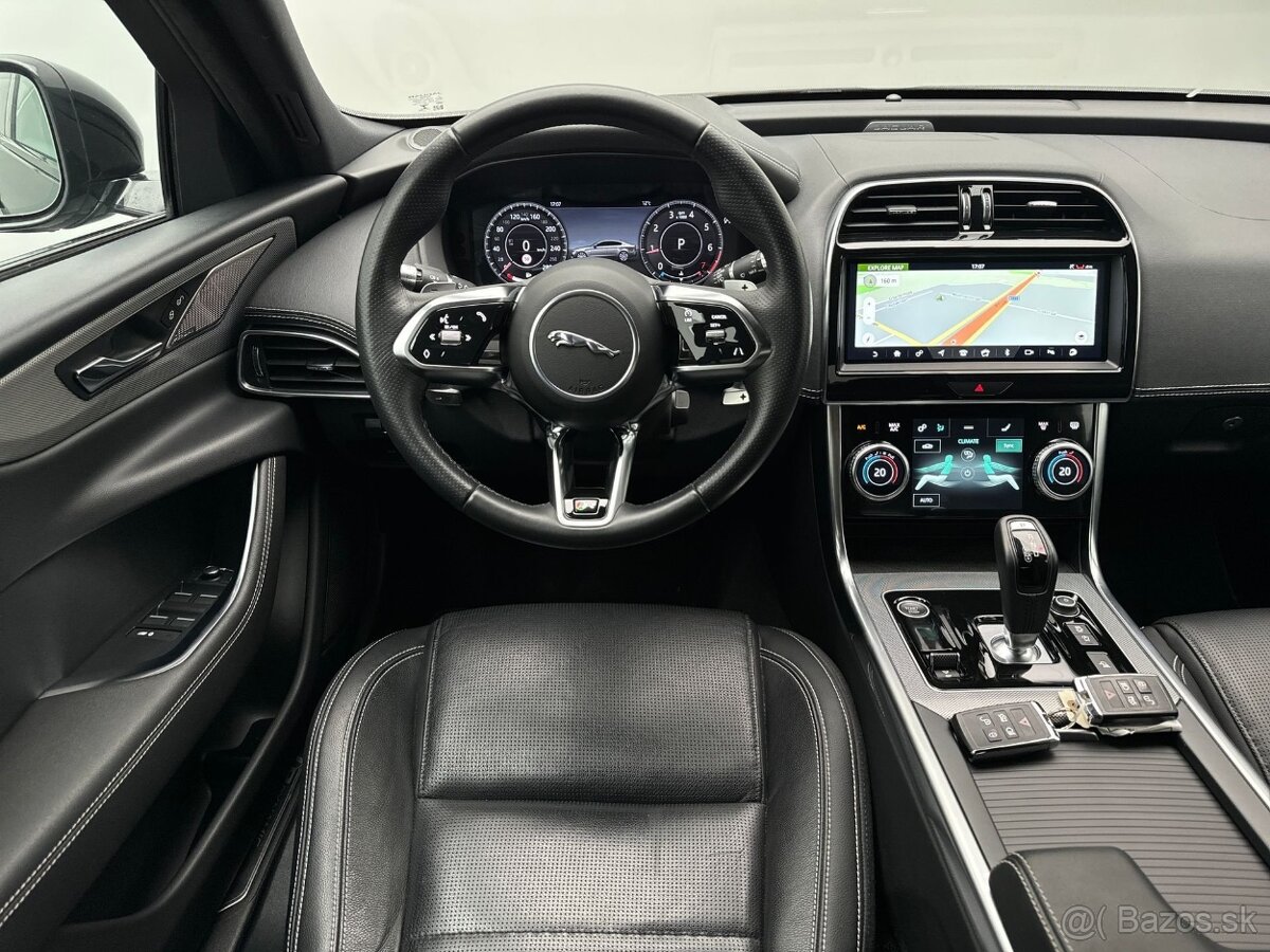Jaguar XE - 5
