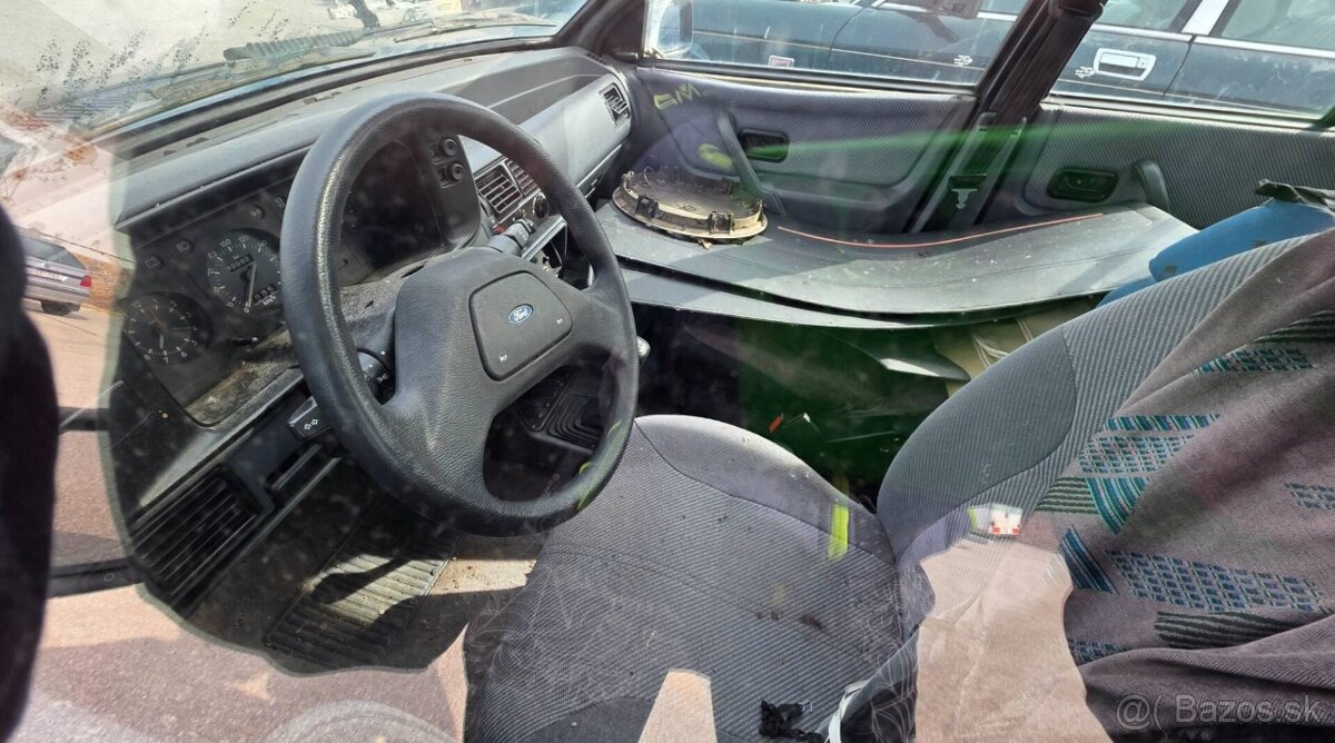 Ford Escort 1.3 rok 1986 - 5