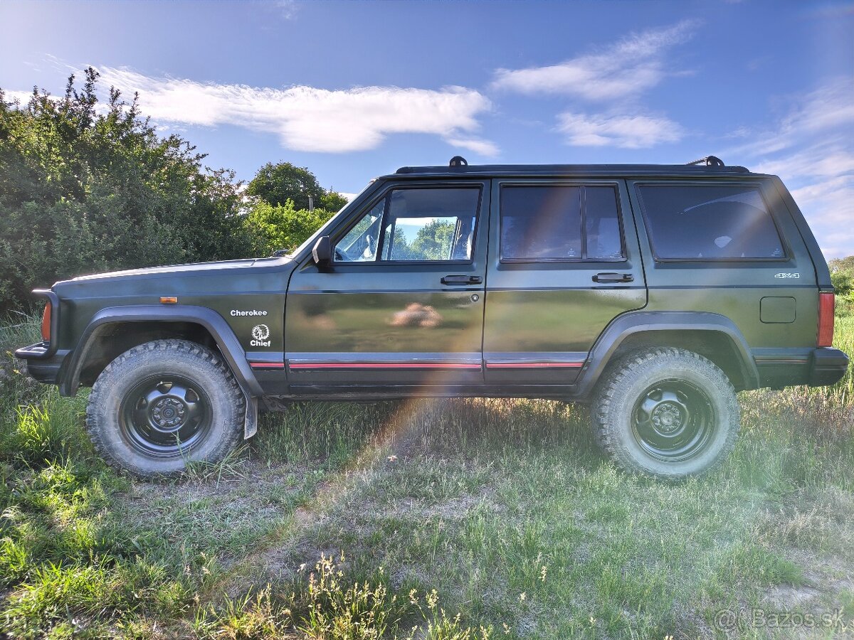 Jeep Cherokee 2.5 TD 85kw - 5