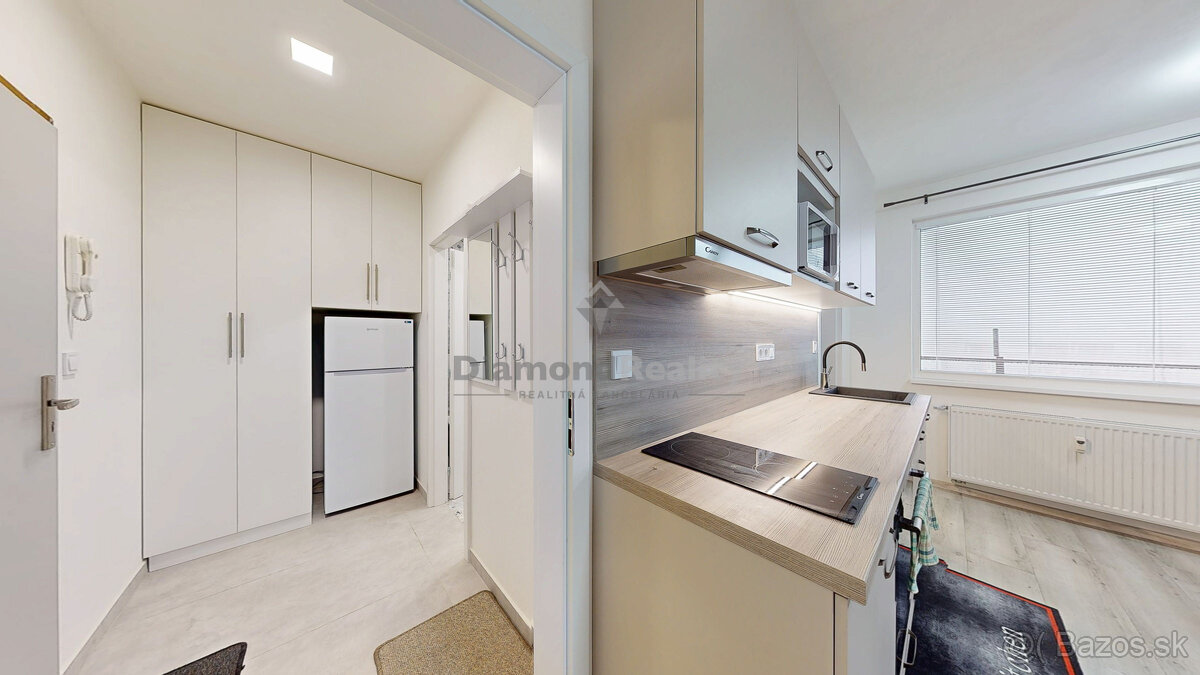 Na predaj pekný, prerobený 1,5 izbový byt, ulica Húskova, Ko - 5