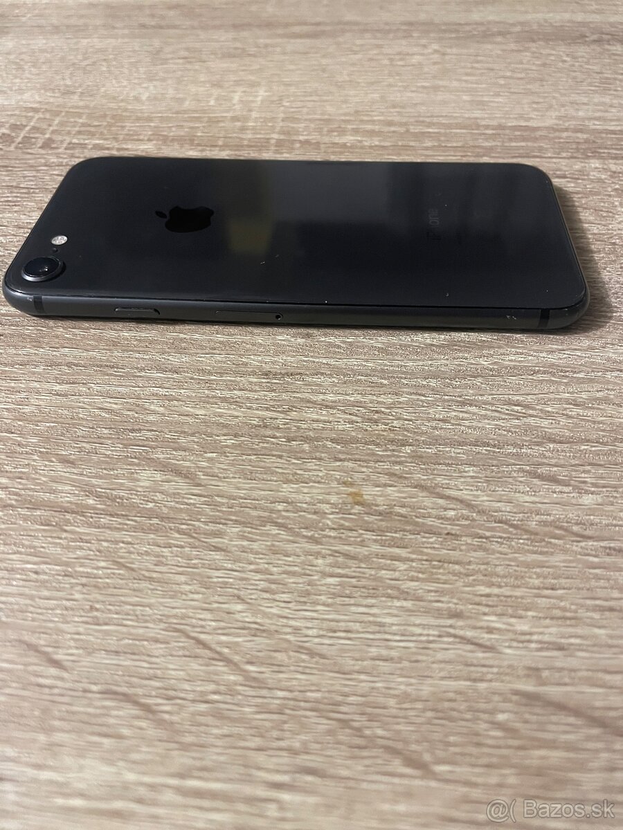 iPhone 8 / 128GB Black Pekný stav - 5