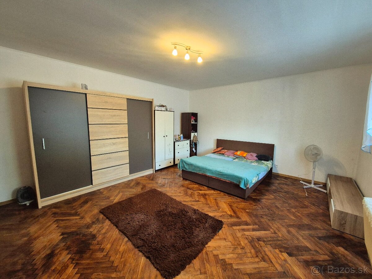 Priestranný bytový dom na predaj v obci Pohronský Ruskov - 5