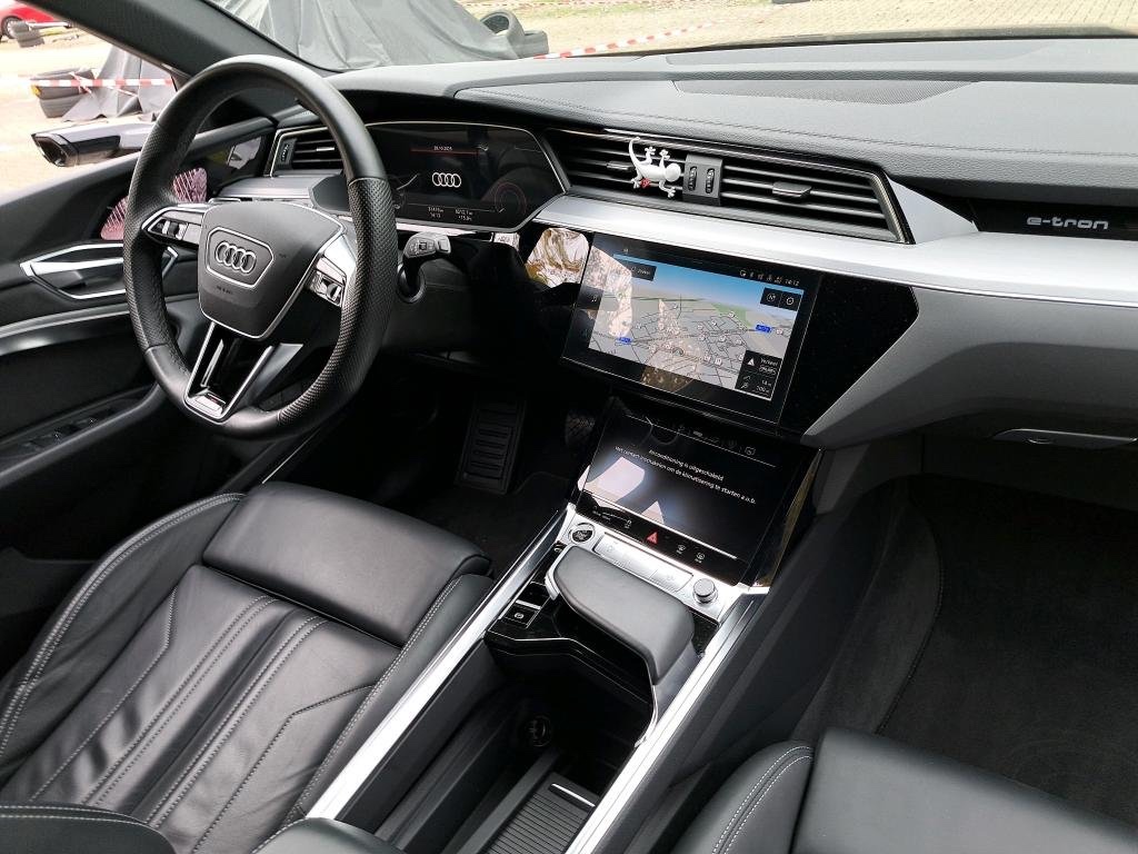 Audi E-Tron 55 S-line- Rezervované - 5