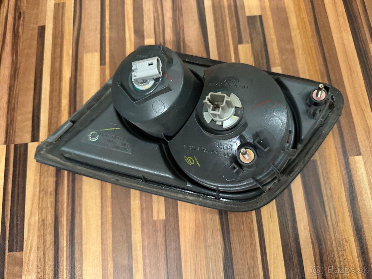 Mazda 6 zadne lavé vnútorné svetlo - 5