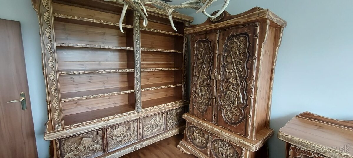 Drevená skriňa Pólovnicke motívy V-220cm,Š-120cm,hl.55 - 5