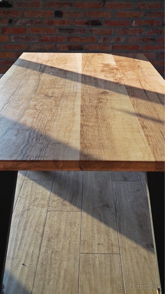 Masívny jedálenský stôl - 5
