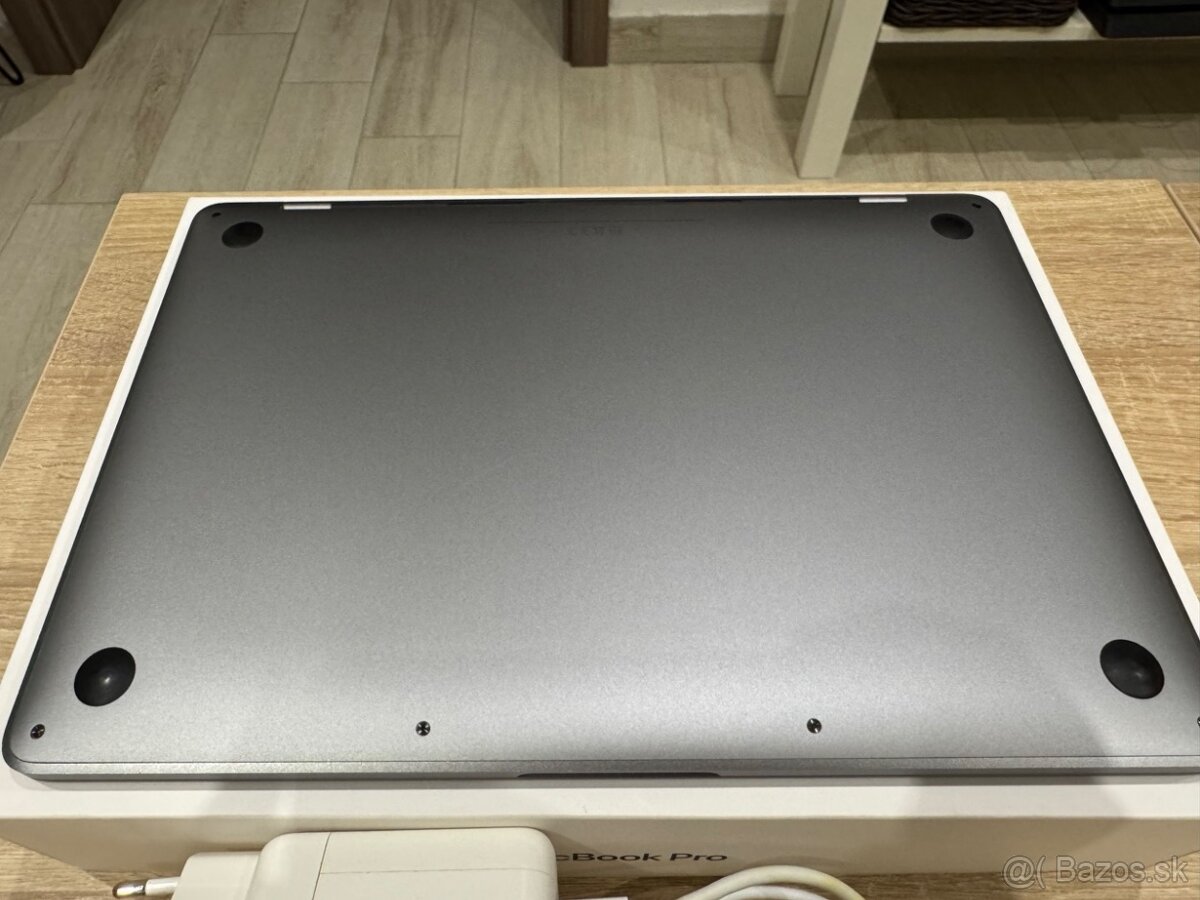 Apple MacBook Pro 13\" 2019, touch bar - 5