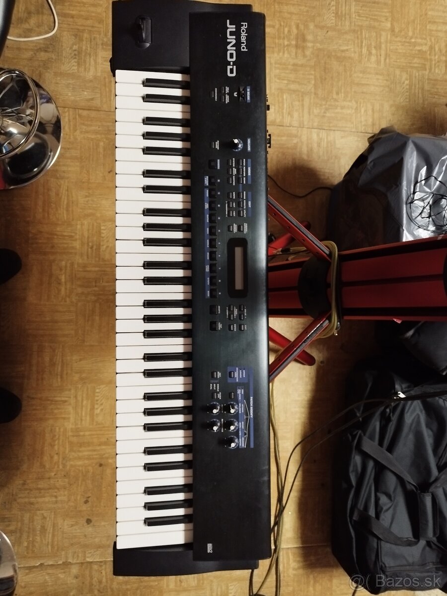 Predám nefunkčný kláves Roland Juno D - 5