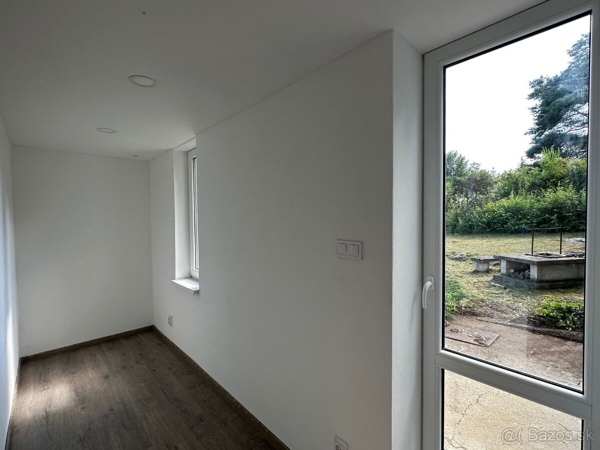 NOVÁ CENA - MAĎARSKO - JAZERO RAKACA - MUROVANÁ CHATA - PRI - 5