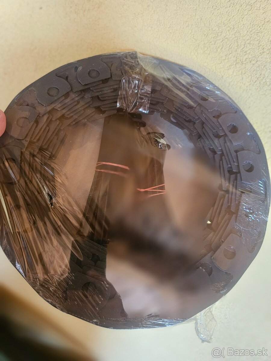 Plastový neviditeľný obrubník. - 5