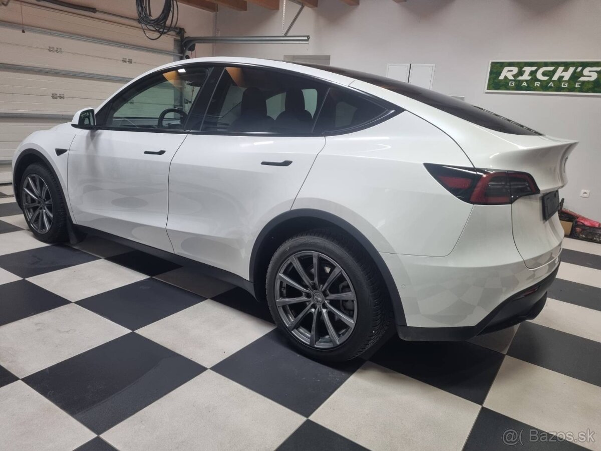 Tesla Model Y LONG RANGE 4x4 - 5