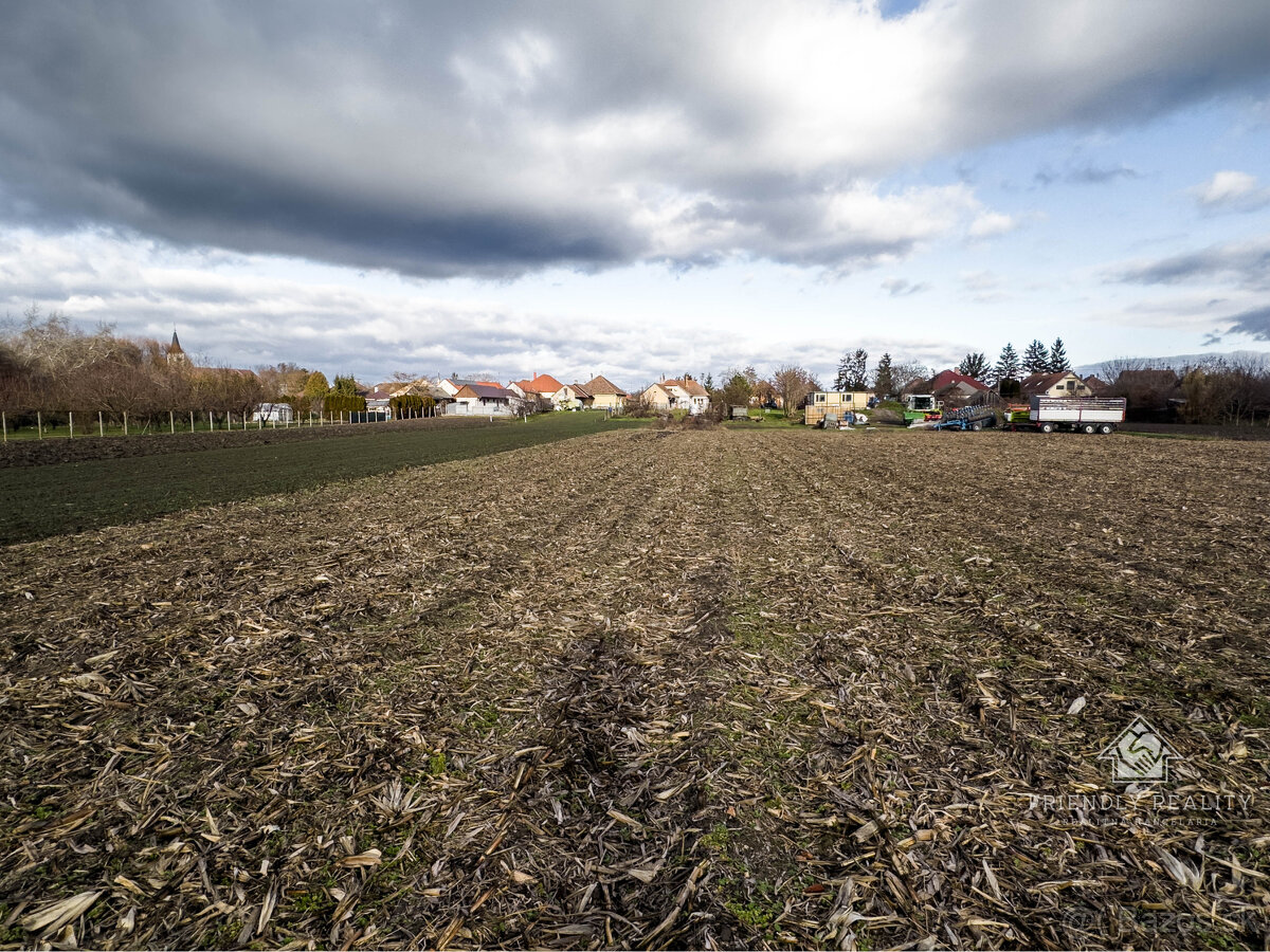RezervovanéNa predaj stavebný pozemok v obci Baloň - 5