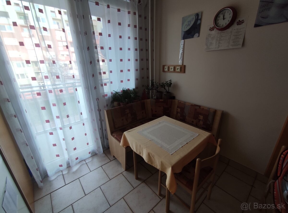 Veľkometrážny 3 izbový byt na predaj v centre mesta Veľký Me - 5