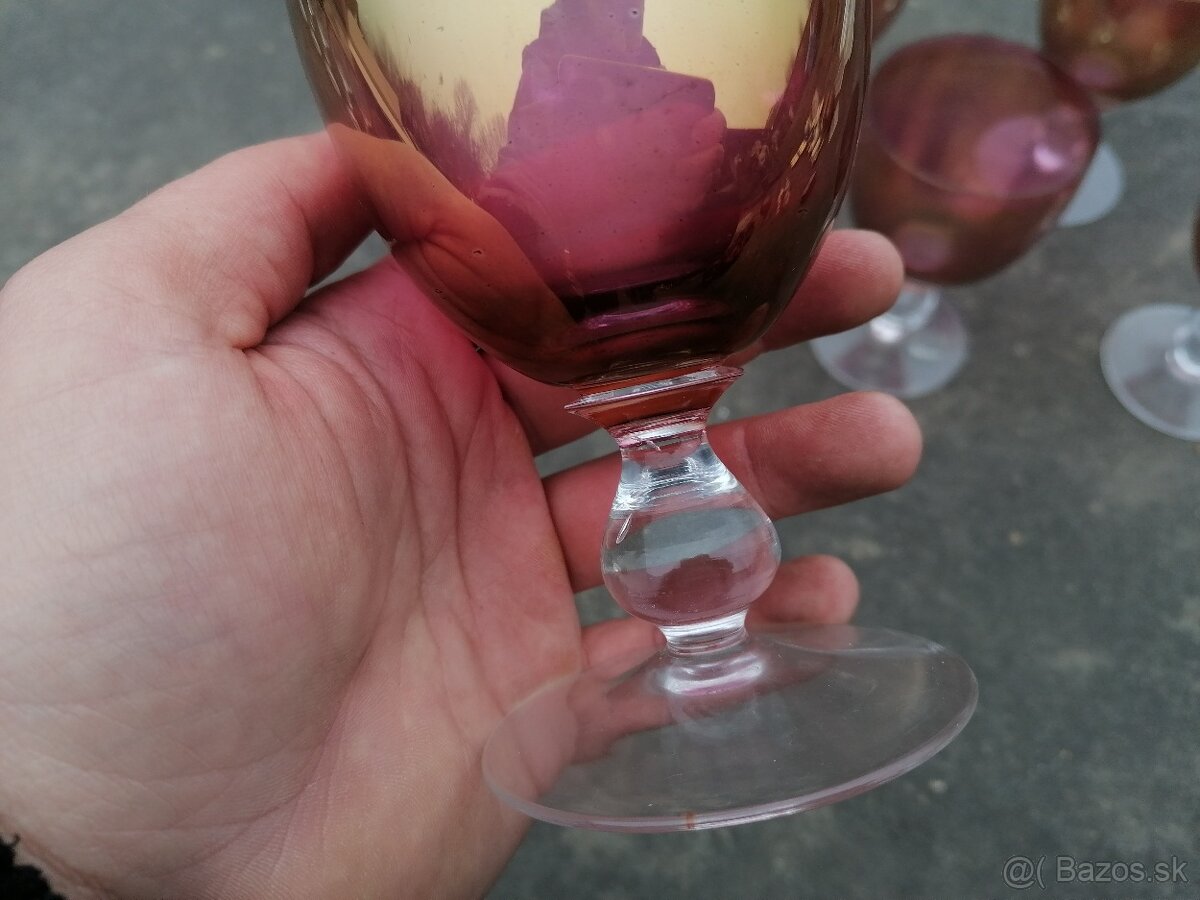 Predám sklenené poháre na víno z brusnicového skla - 5