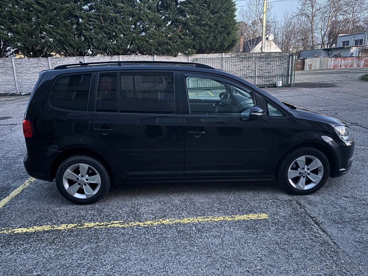 VW Touran 2.0 TDi, 103 kW, - 5