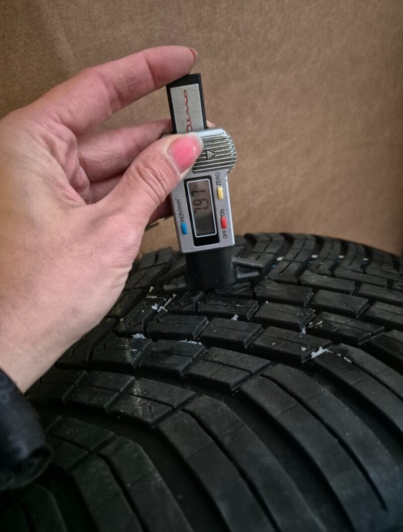 celoroční pneu Continental 255/45 235/50/ R19 - 5