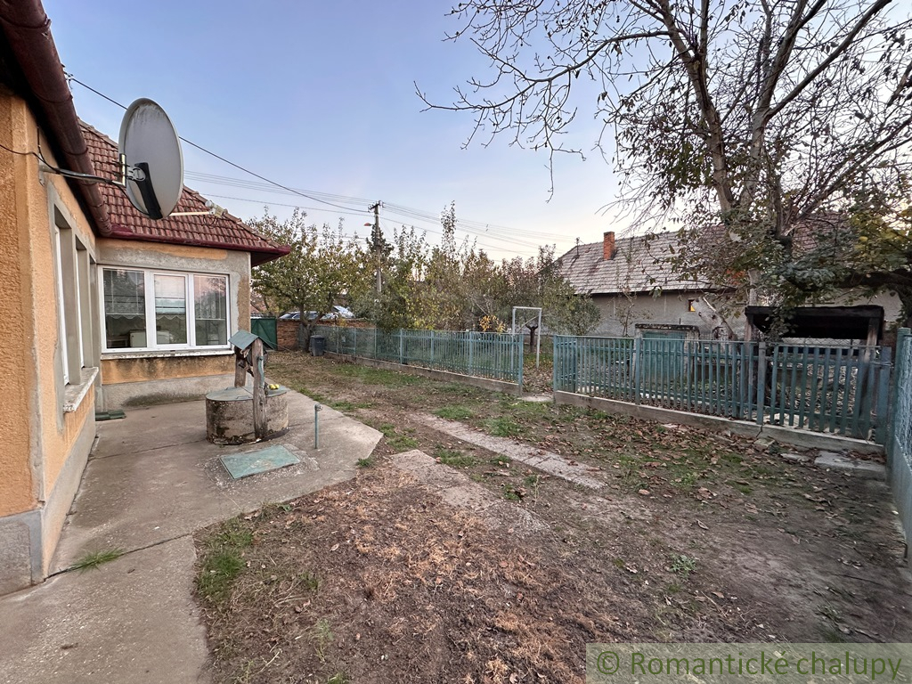 Zachovalý trojizbový rodinný dom na veľkom slnečnom pozemk - 5