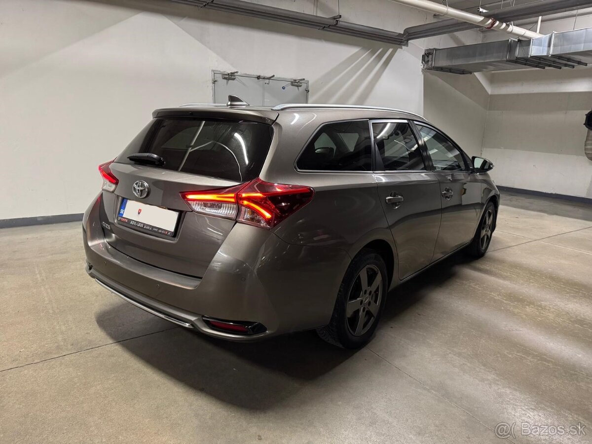 Toyota Auris combi 1,6 97kW 85000km slovák Full LED - 5