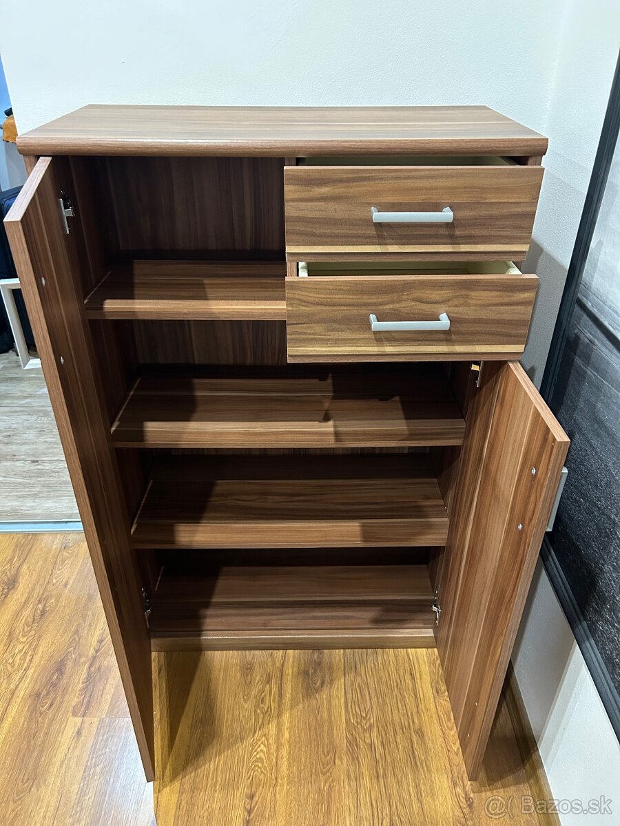 Nábytok- skriňa, komoda, poličky(vhodné aj pod tv), stolík - 5