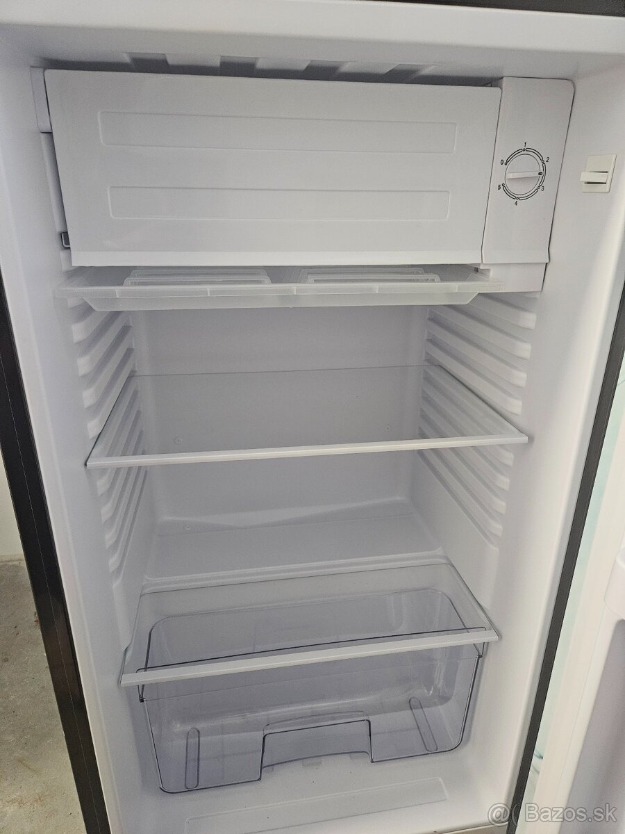 Kombinovaná menšia chladnička - 5
