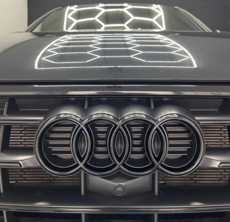 AUDI Čierne lesklé znaky - 5