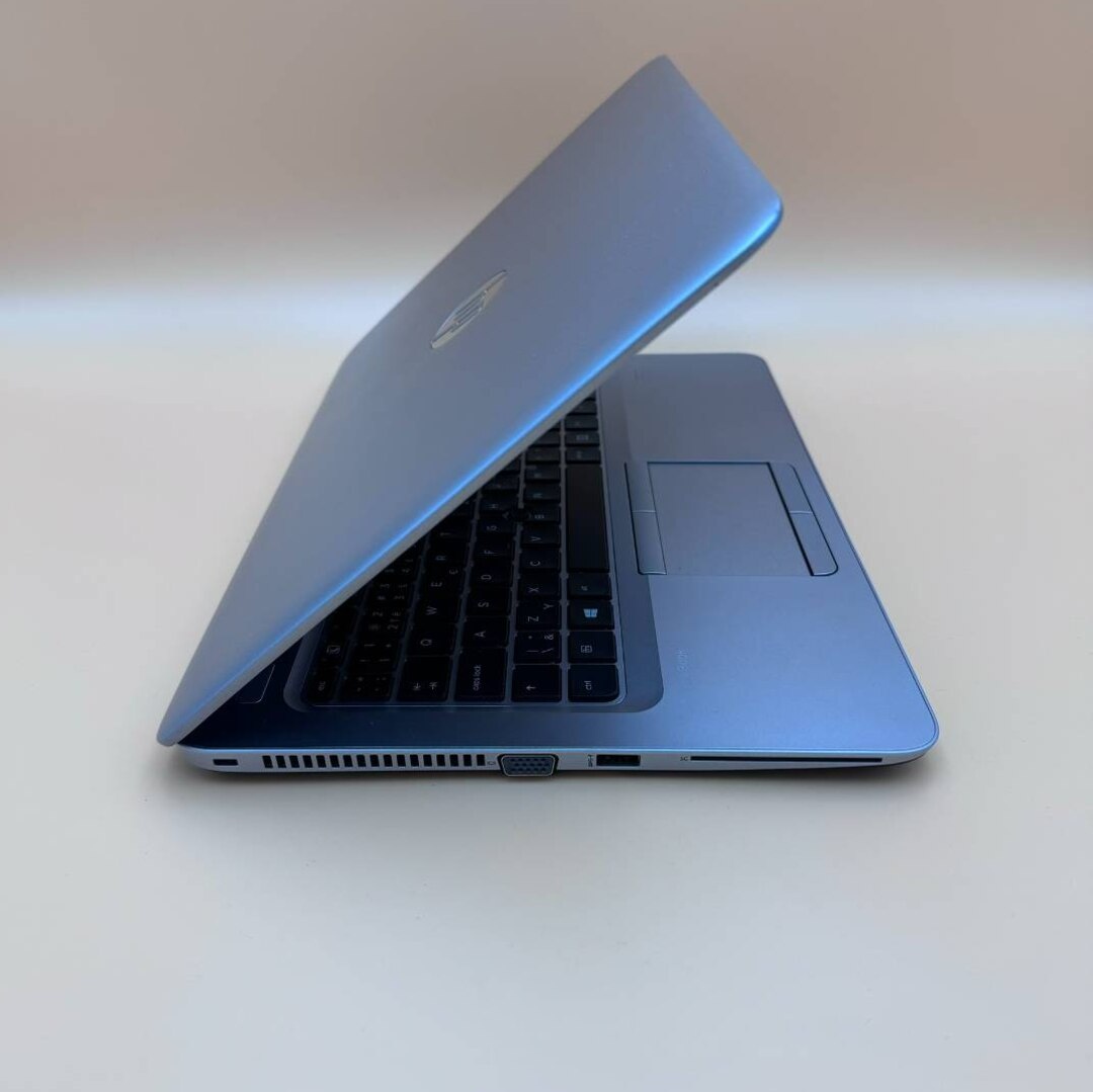 Notebook 14" HP.AMD PRO A10-8730B 4x2,40GHz.8gb ram.256gSSD - 5