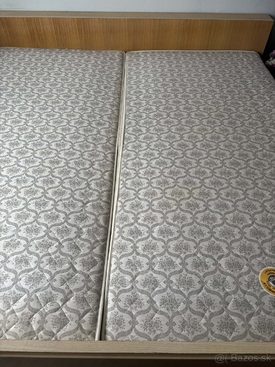 Manželská posteľ,plus matrace a rošty - 5