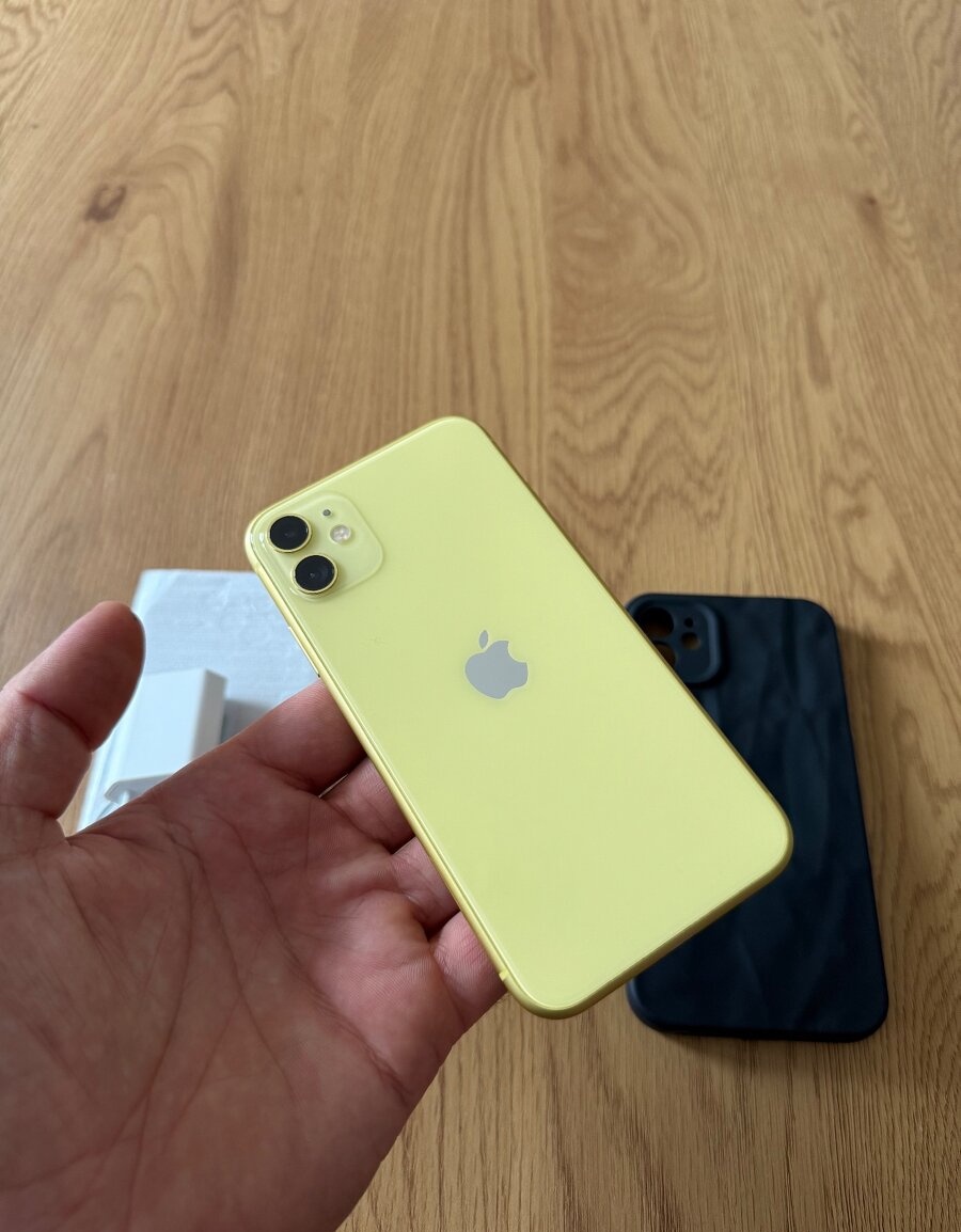Predám - Apple iPhone 11 64GB Yellow - 5