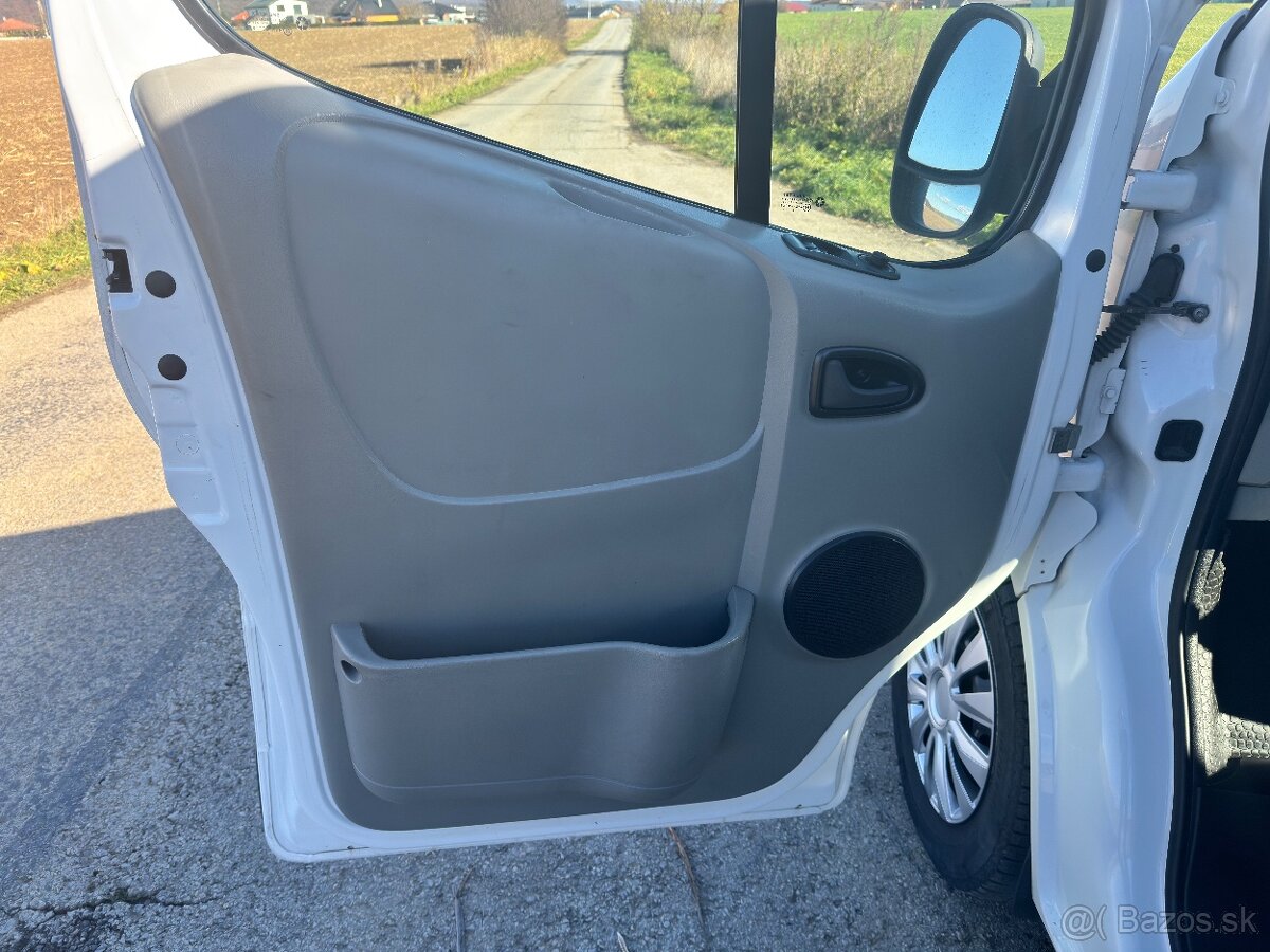 Opel Vivaro 2.5 CDTI Long - 5