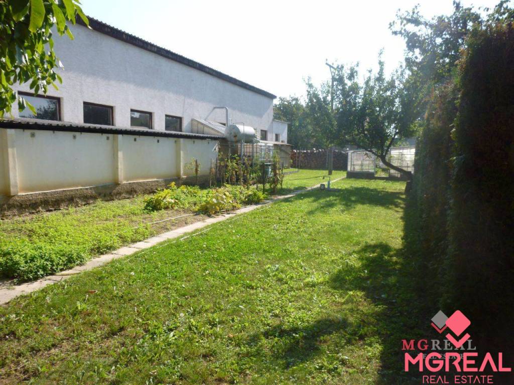 Podnikanie - bývanie - 2x dom Topoľčany - 5