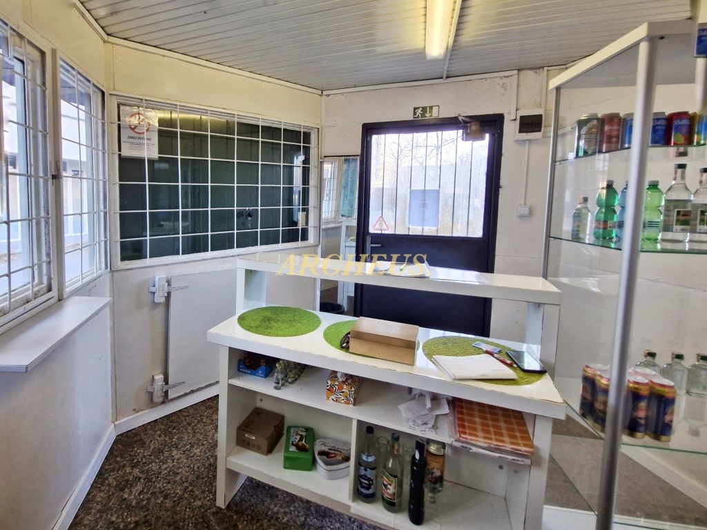 Stánok na predaj 14 m2 - 5