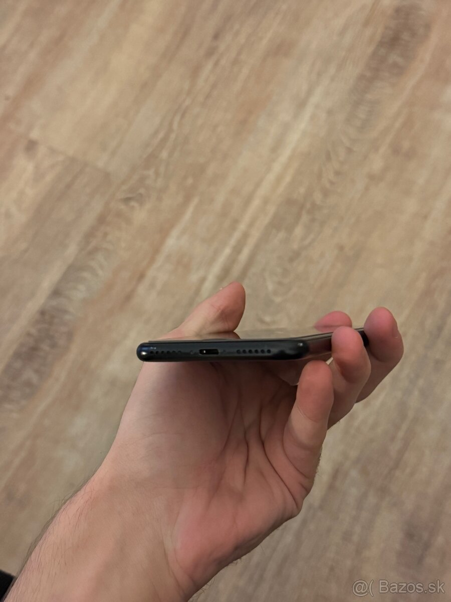 iPhone SE 2020 Black - 5