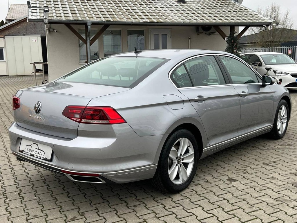 Volkswagen Passat 2.0 TDI Elegance DSG - 5
