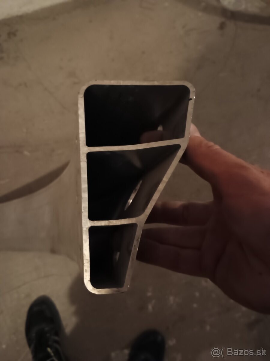 Vzpěra/výztuha zadního nárazníku Tesla Model 3 - 5