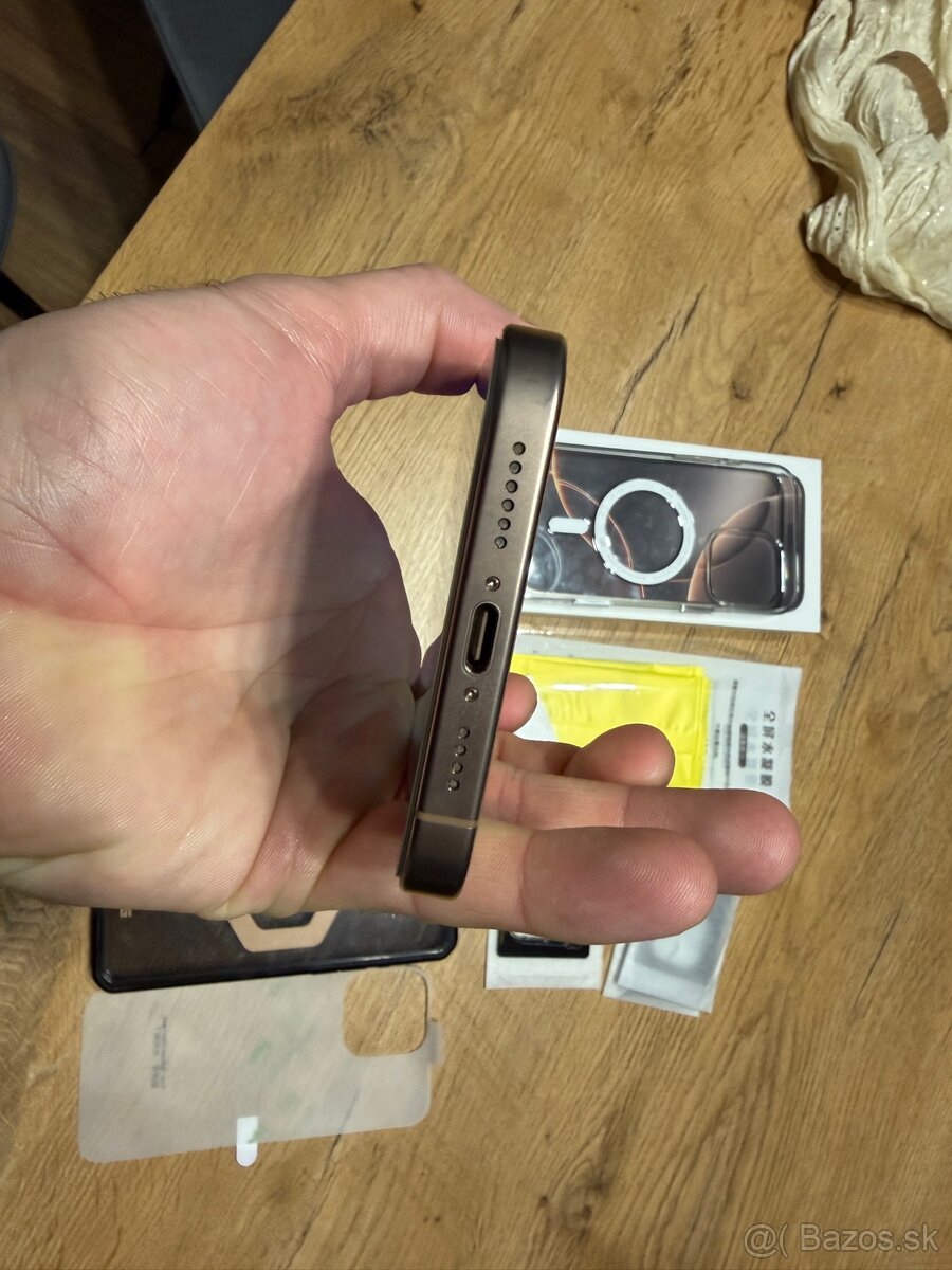iPhone 16 pro max 512gb ( púštny titán) - 5