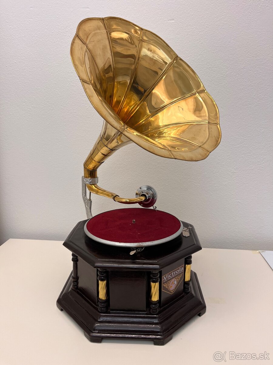 Gramofón na kľuku Victrola - 5