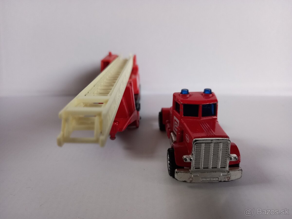 MATCHBOX CONVOY - PETERBILT FIRE ENGINE - 5