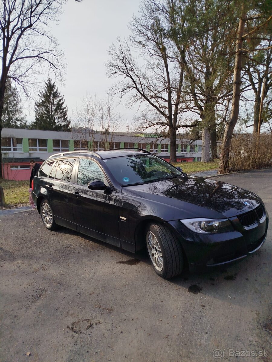 BMW 318d kombi E91, panoramatická strecha. - 5