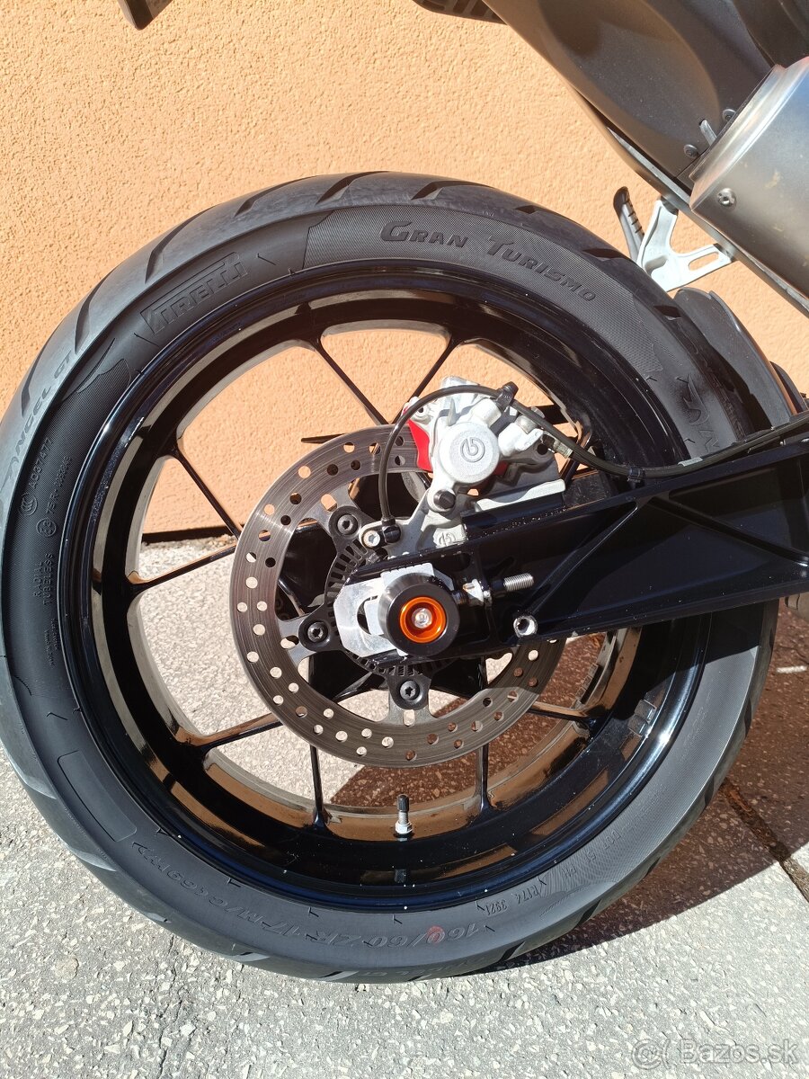 KTM Duke 690