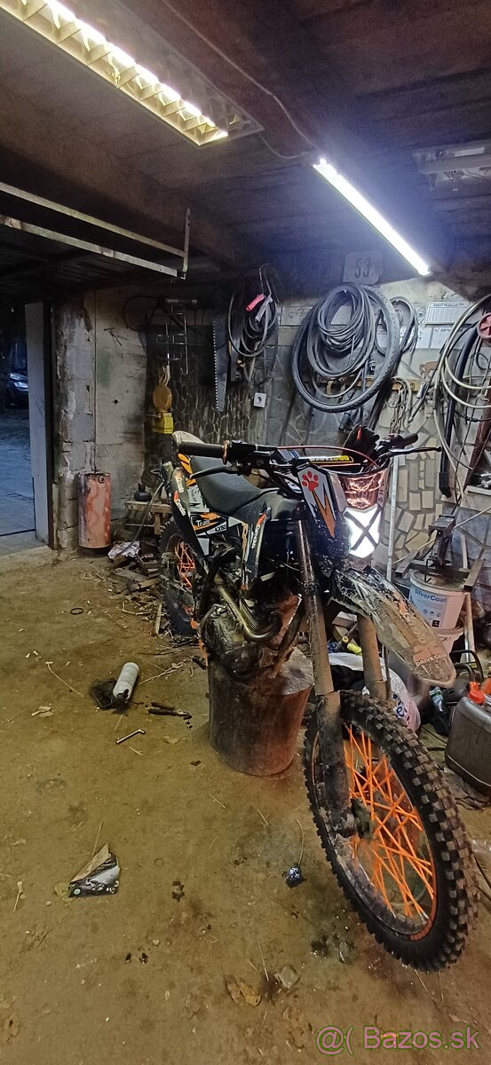 Predám motorku kxd 150
