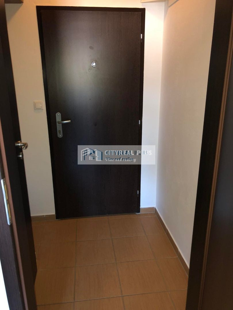 Predám zariadený apartmán s balkónom Podhájska - 5